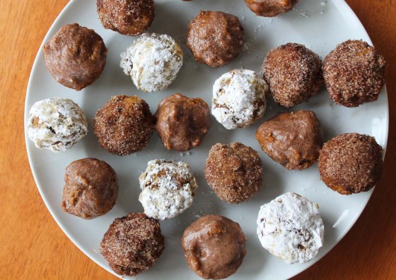 whole wheat vegan pumpkin doughnut holes 