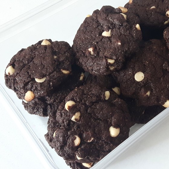 double chocolate vegan cookies